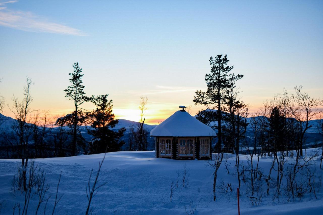 Basecamp Nord - Indoor Camping Hotell Moen i Målselv Eksteriør bilde